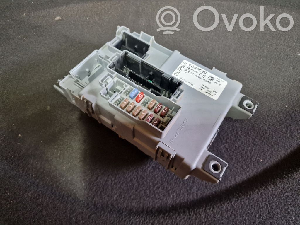 Peugeot Expert Fuse module 