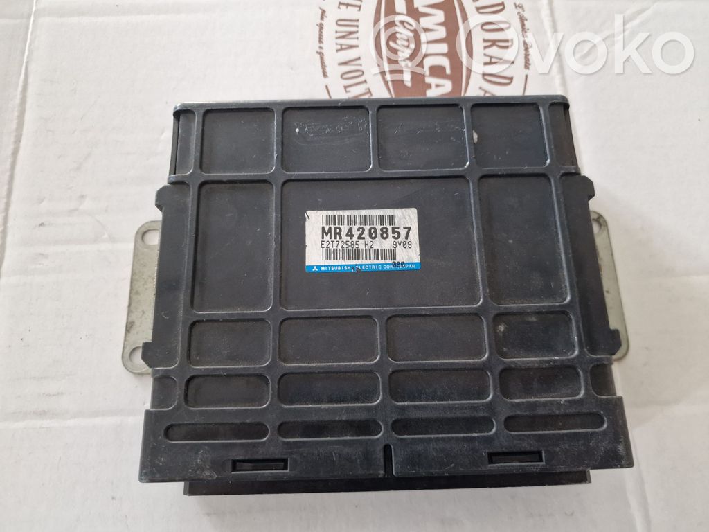 Engine control unit/module   MR420857