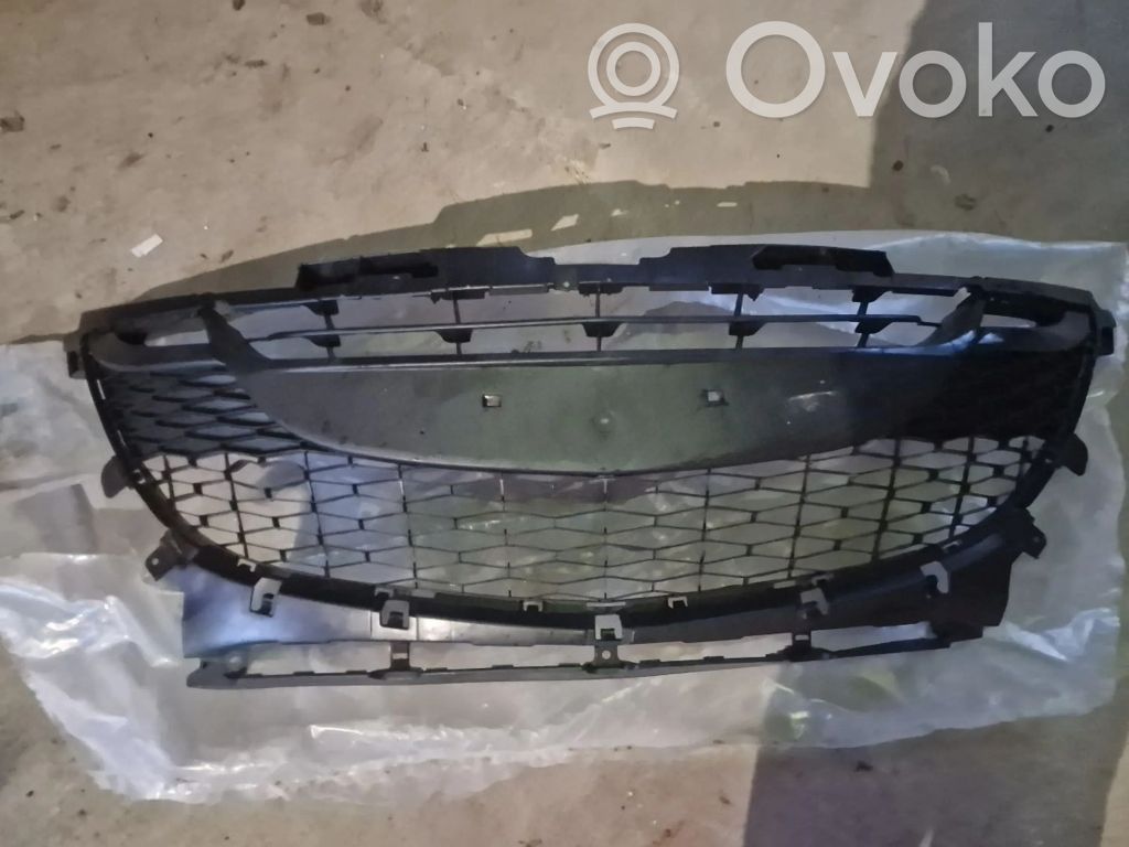Mazda 3 II Front bumper lower grill 