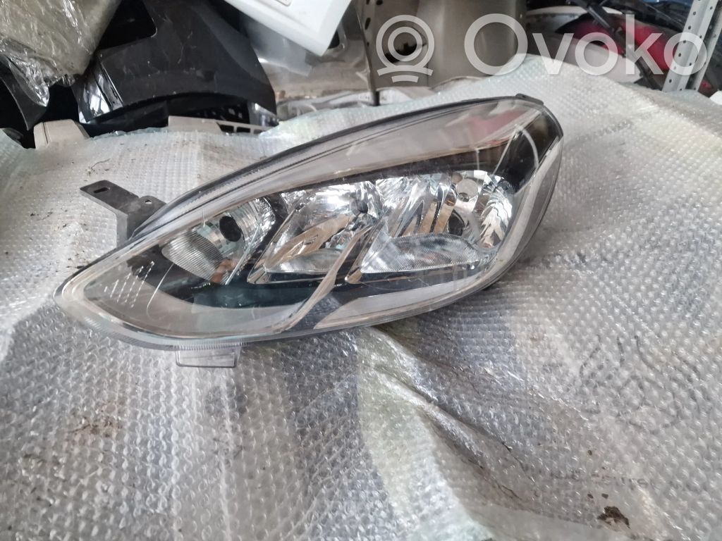Ford Fiesta Lampa przednia 