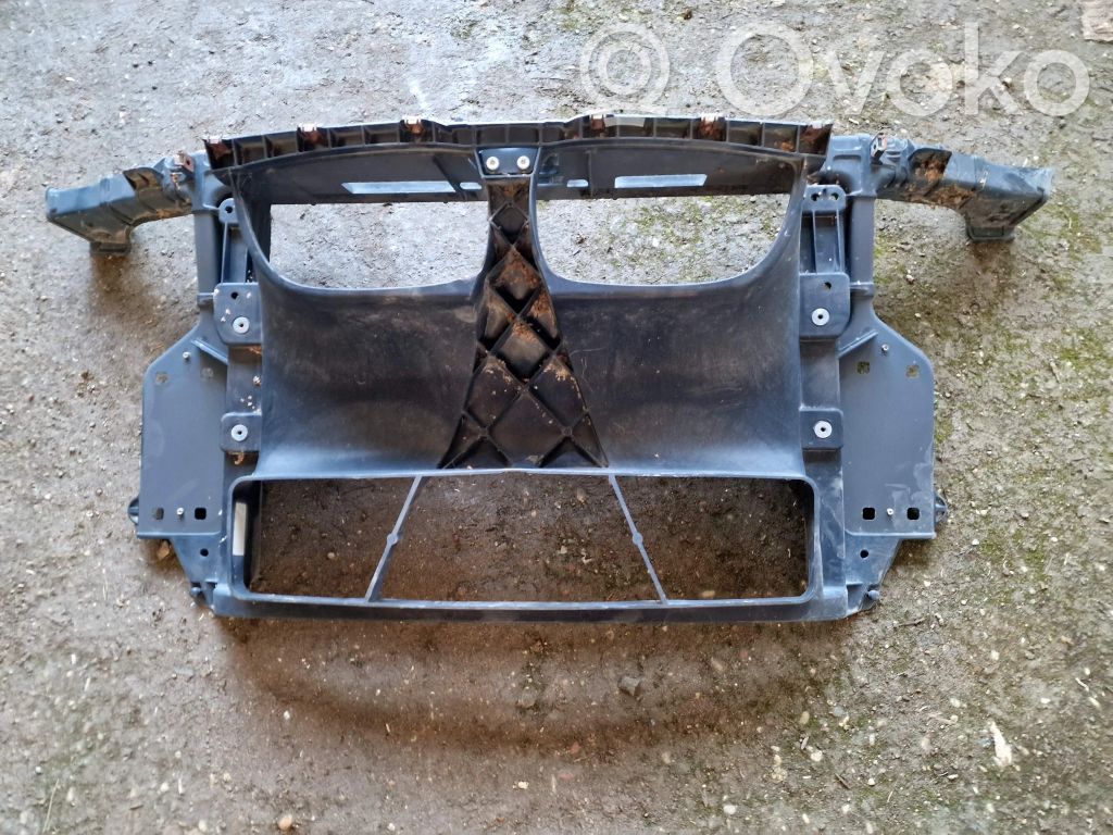 BMW 1 E81 E87 Radiatoru panelis 