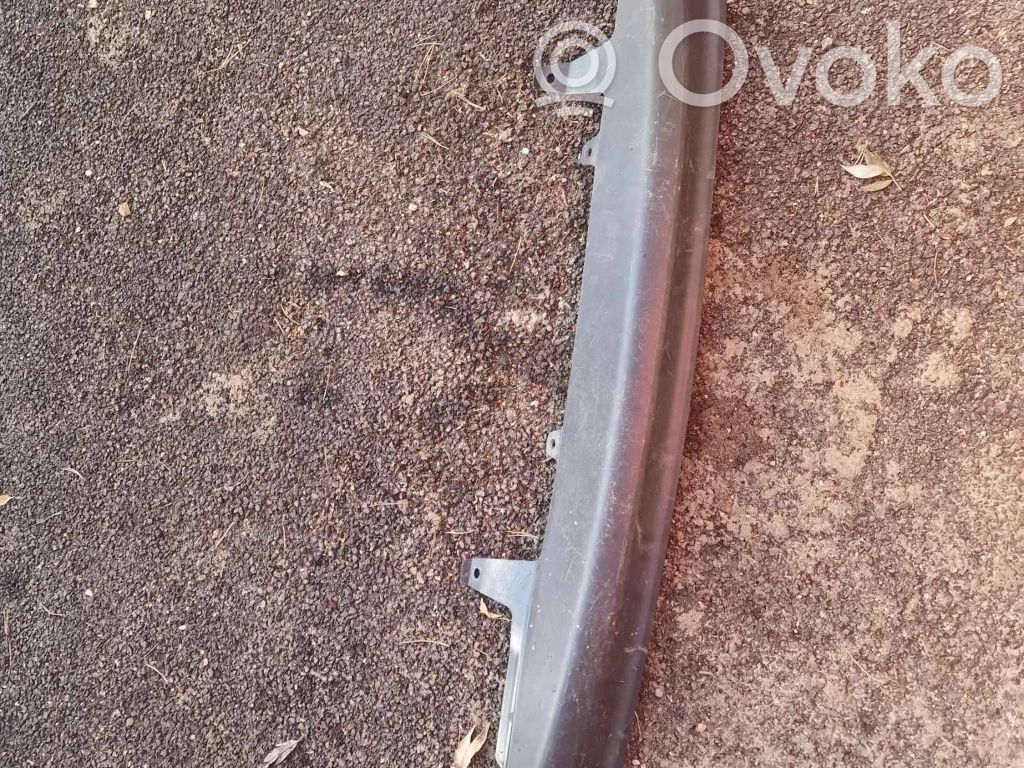 Toyota Yaris Listwa dolna zderzaka tylnego 