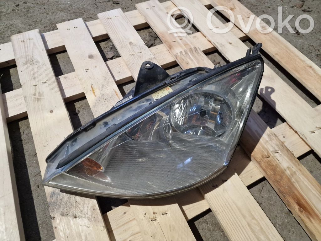 Ford Focus Headlight/headlamp 