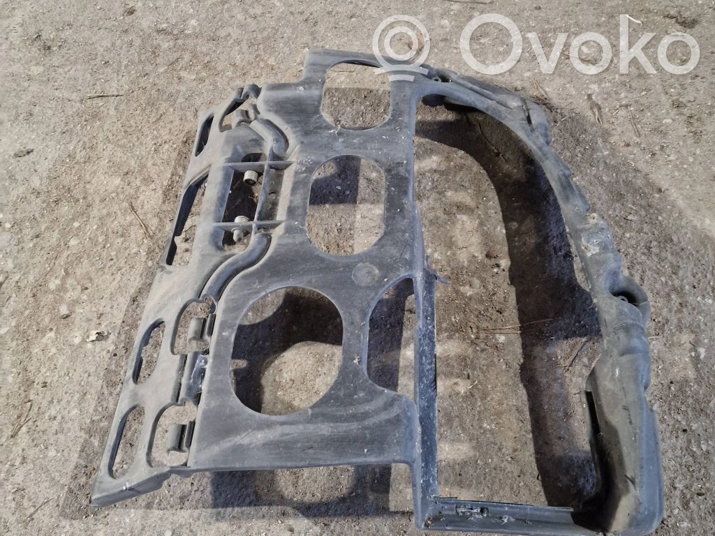 BMW 5 E60 E61 Priekinis laikiklis bamperio 