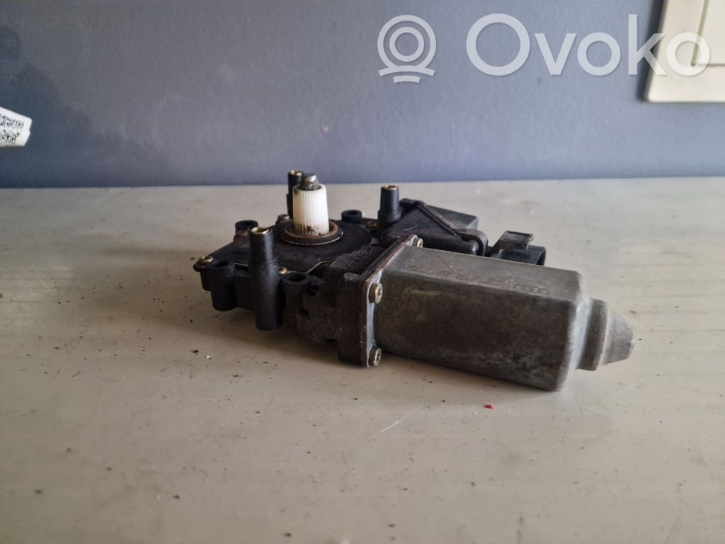 Audi A3 S3 8L Front door window regulator motor 