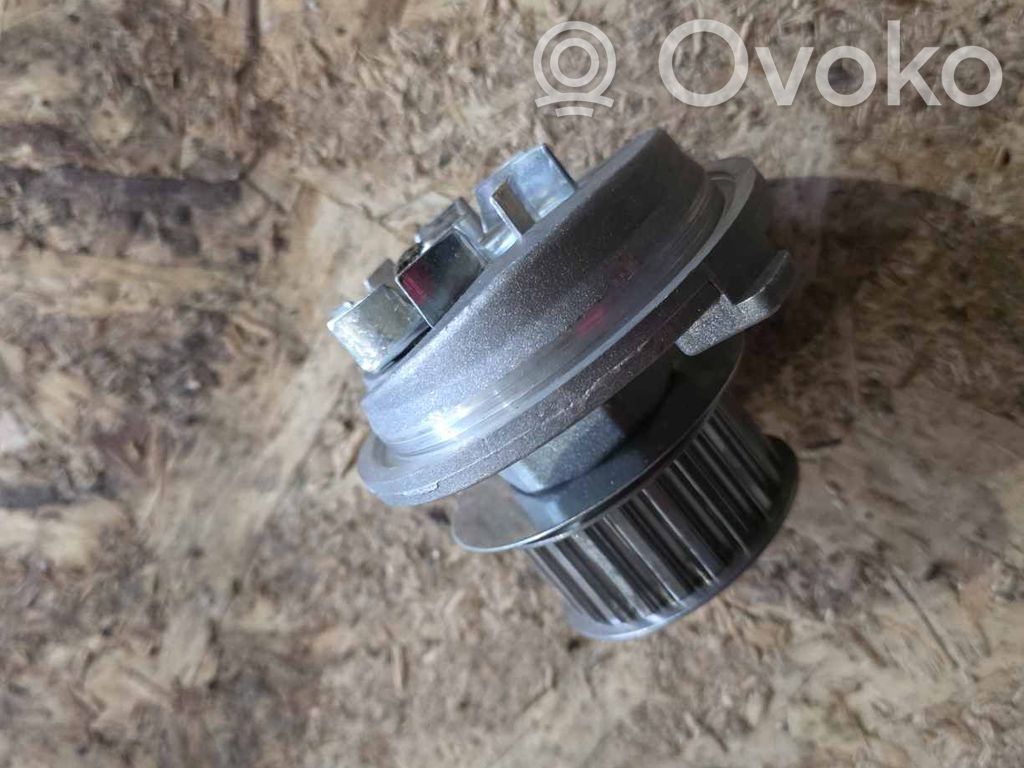 Opel Astra F Water pump 