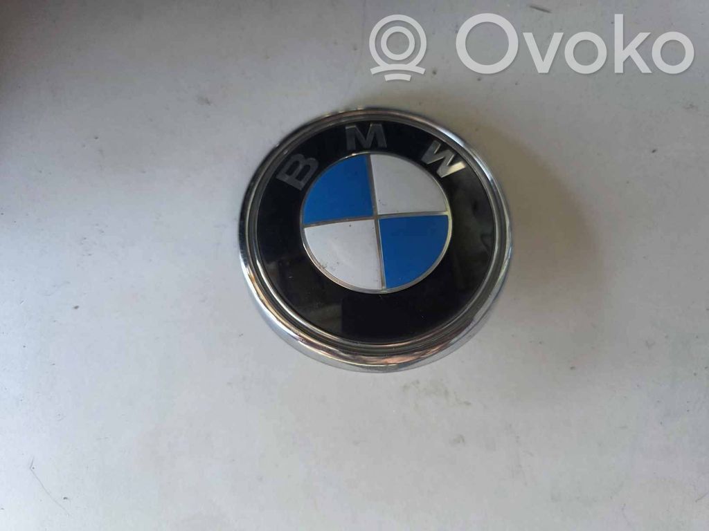 BMW X3 E83 Значок производителя 