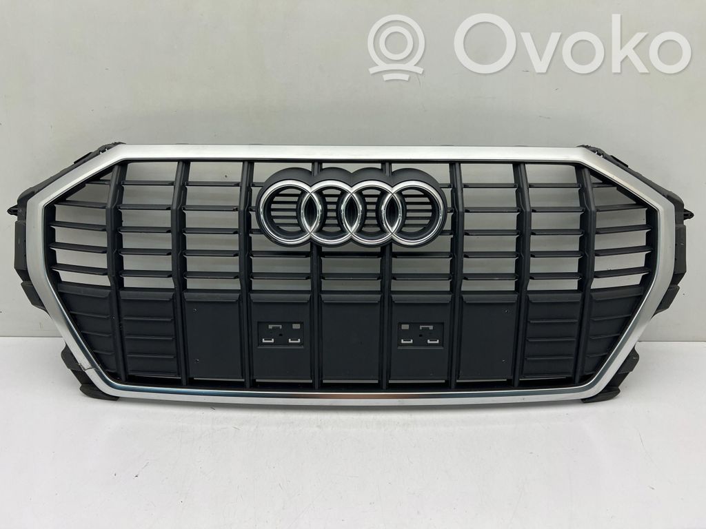 Audi Q3 F3 Etupuskurin ylempi jäähdytinsäleikkö 