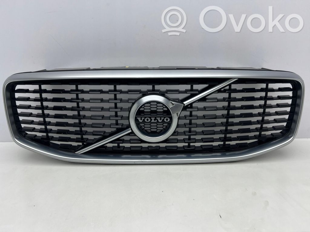 Volvo XC60 Front bumper upper radiator grill 