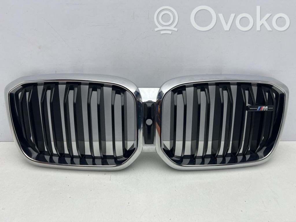BMW X3 G01 Etupuskurin ylempi jäähdytinsäleikkö 