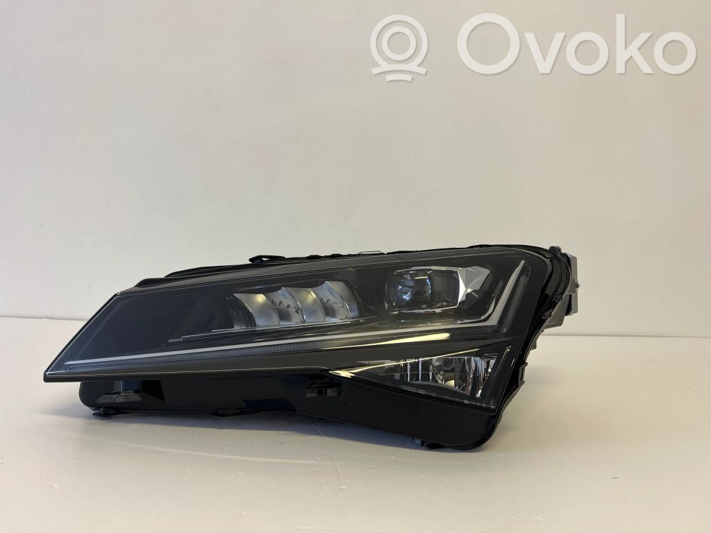 Skoda Superb B8 (3V) Lampa przednia 