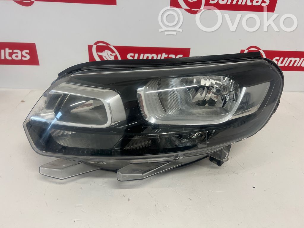 Opel Vivaro Headlight/headlamp 