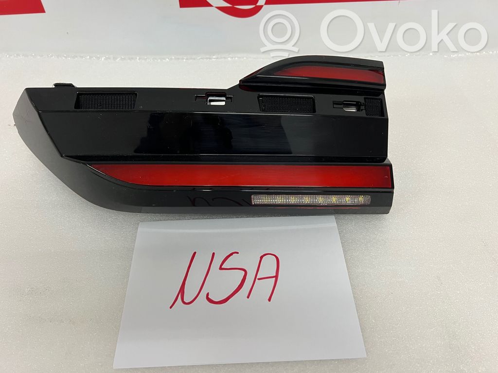 Lampy tylnej klapy bagażnika   9881362,988136207
