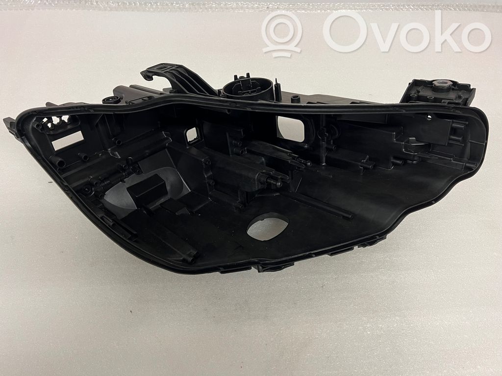 BMW 8 G15 Lampa przednia 