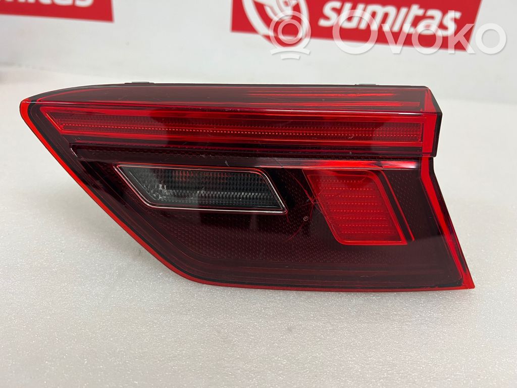 Volkswagen Tiguan Lampy tylnej klapy bagażnika 