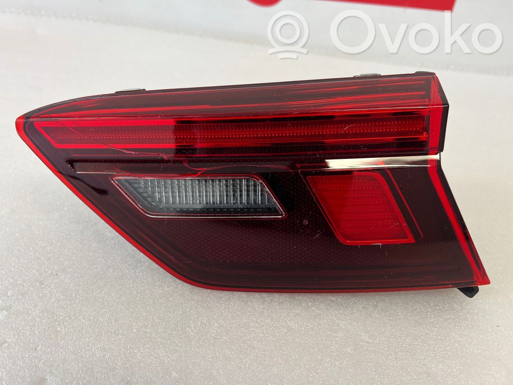 Lampy tylnej klapy bagażnika   5NA9450941,2SA012520