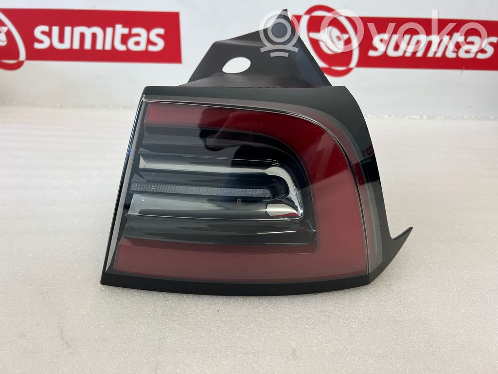 Rear/tail lights   150208700D,150208700,2SD2715015341