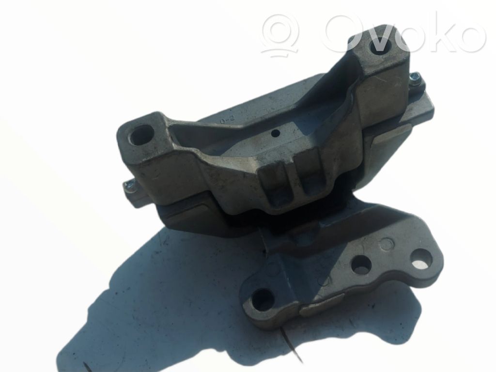 Engine mount bracket