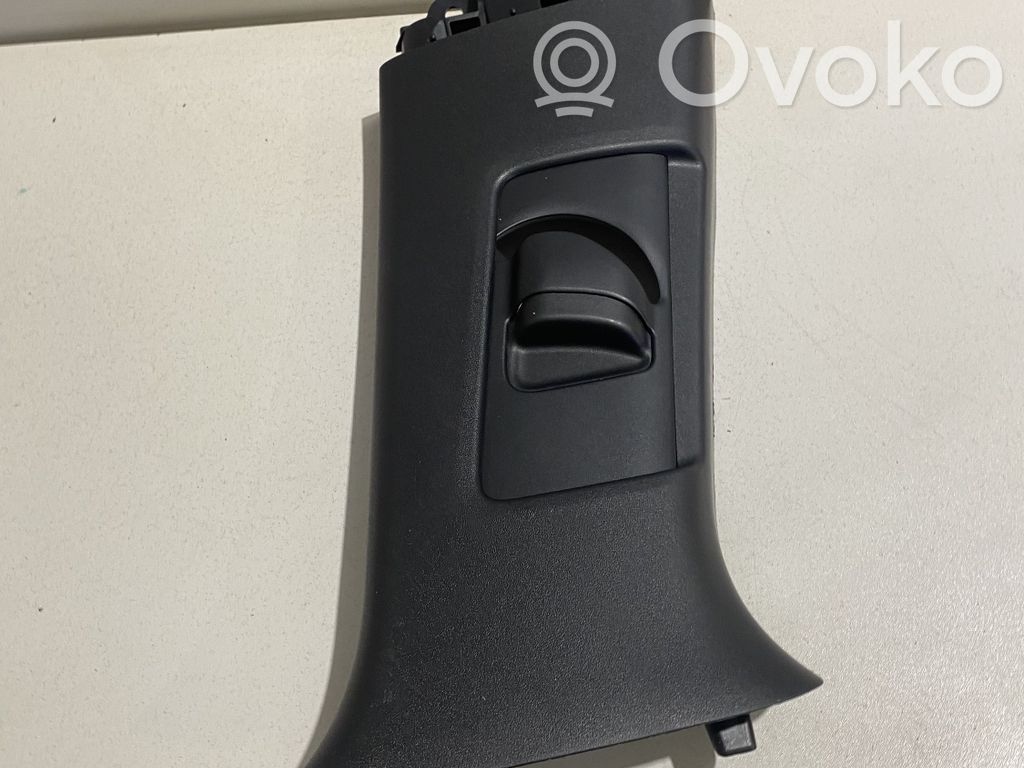 Lexus UX Pilar (B) (superior) 