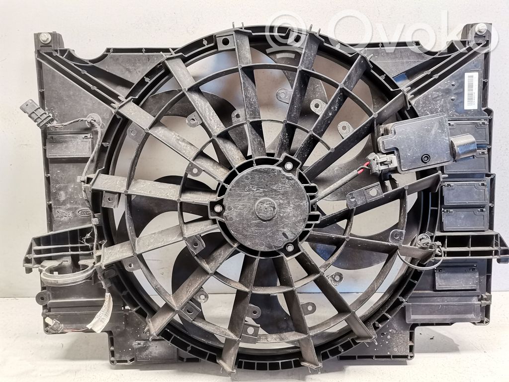 Jaguar XE Elektrinis radiatorių ventiliatorius 
