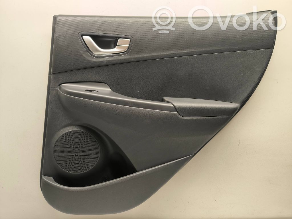 Hyundai Kona I Boczki / Poszycie drzwi tylnych 