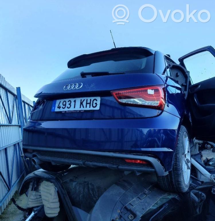 Audi A1 Revestimiento lateral del maletero/compartimento de carga 