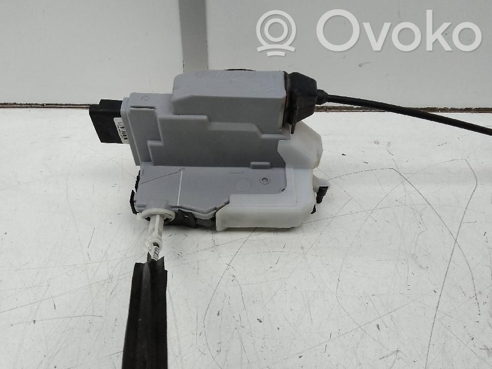 Peugeot Rifter Front door lock 
