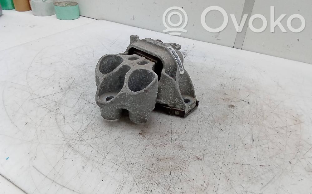 Opel Mokka Engine mount bracket 