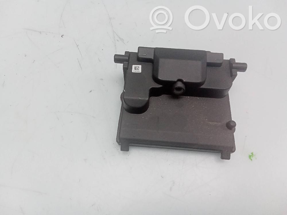 Windshield/windscreen camera   JX7T19H406GD