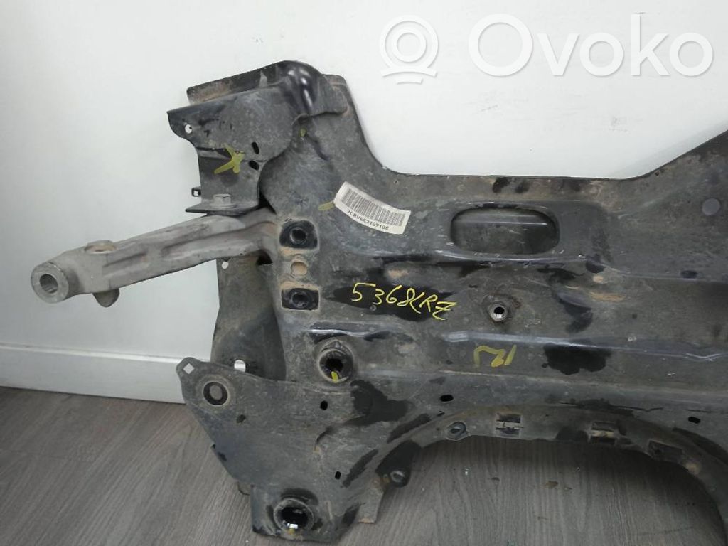 Opel Combo E Priekinis traversas 