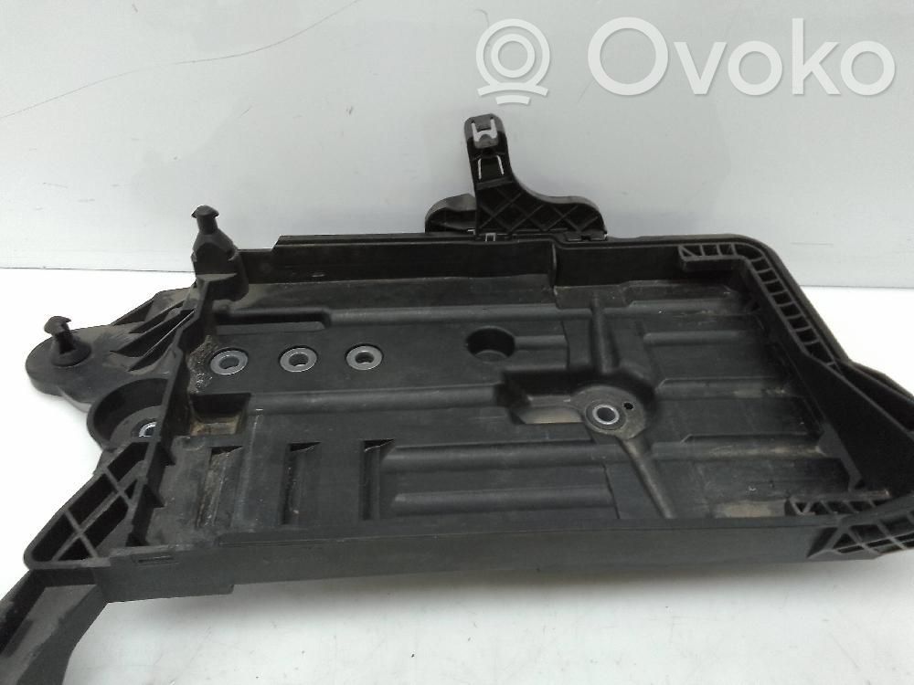 Seat Leon (5F) Podstawa / Obudowa akumulatora 