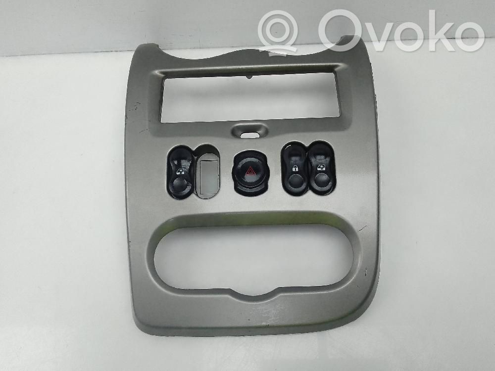 Dacia Duster Hazard light switch 