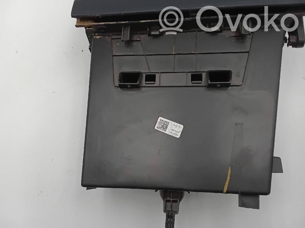 Peugeot Rifter Glove box 