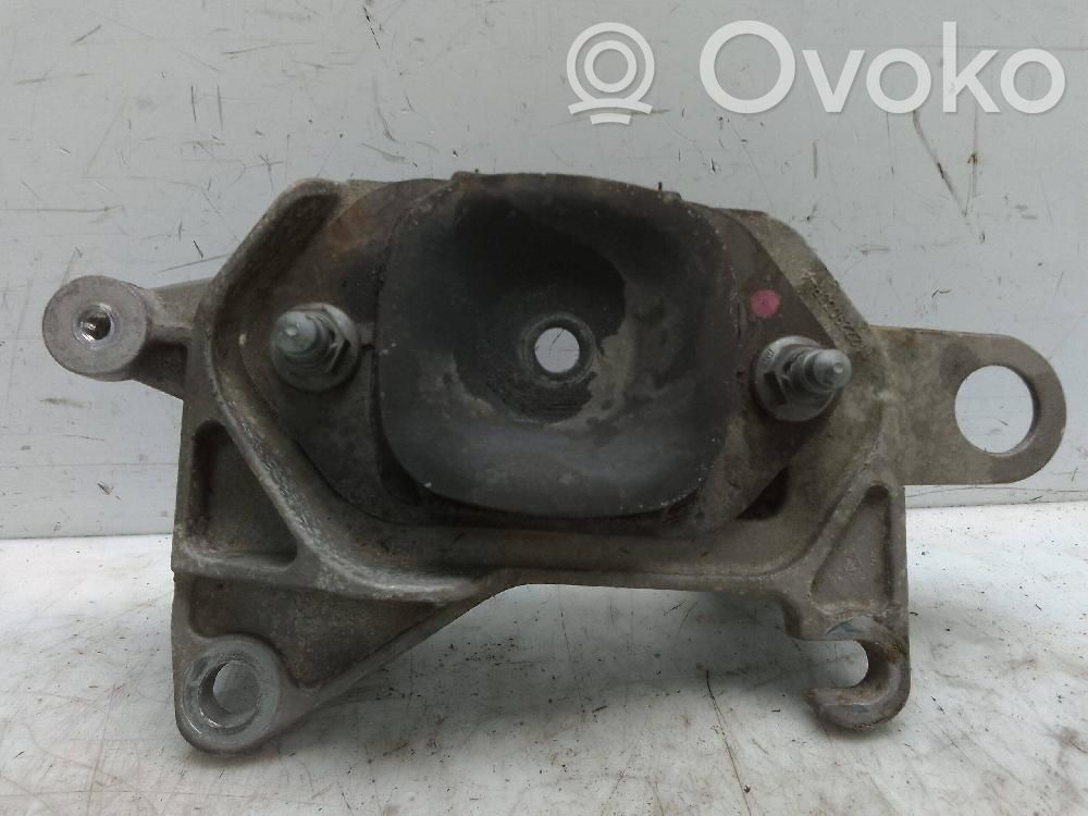 Nissan Qashqai Engine mount bracket 
