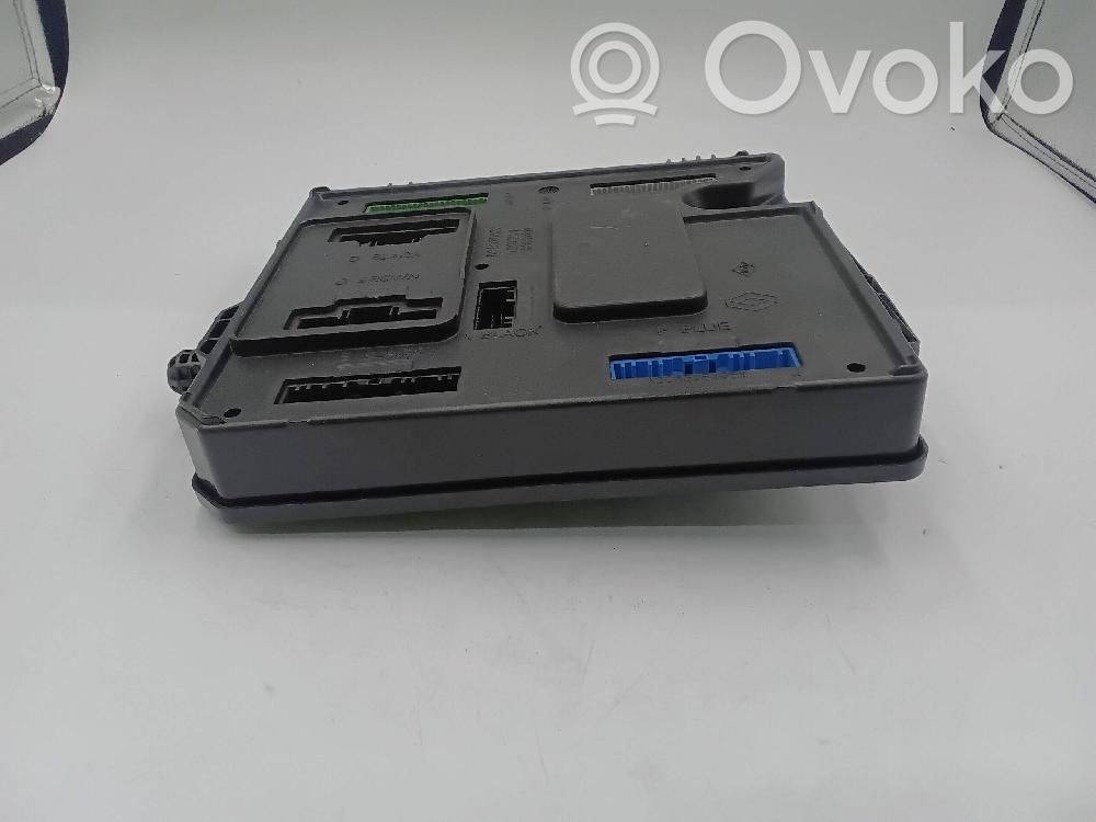 Otras unidades de control/módulos   284B14592R