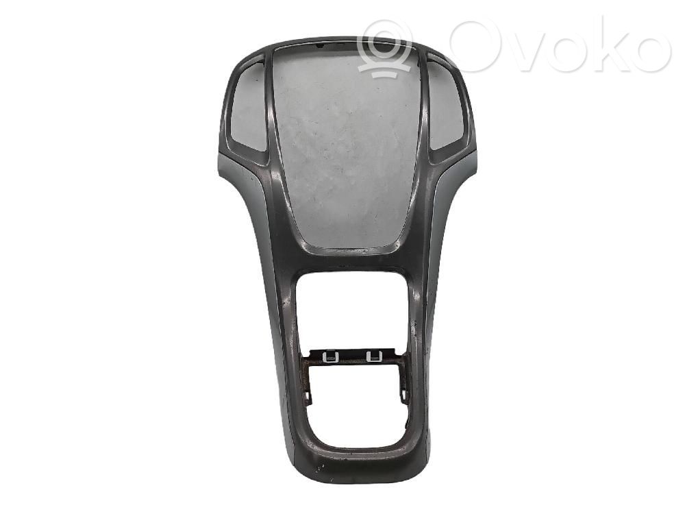Opel Astra J Embellecedor de la consola central 