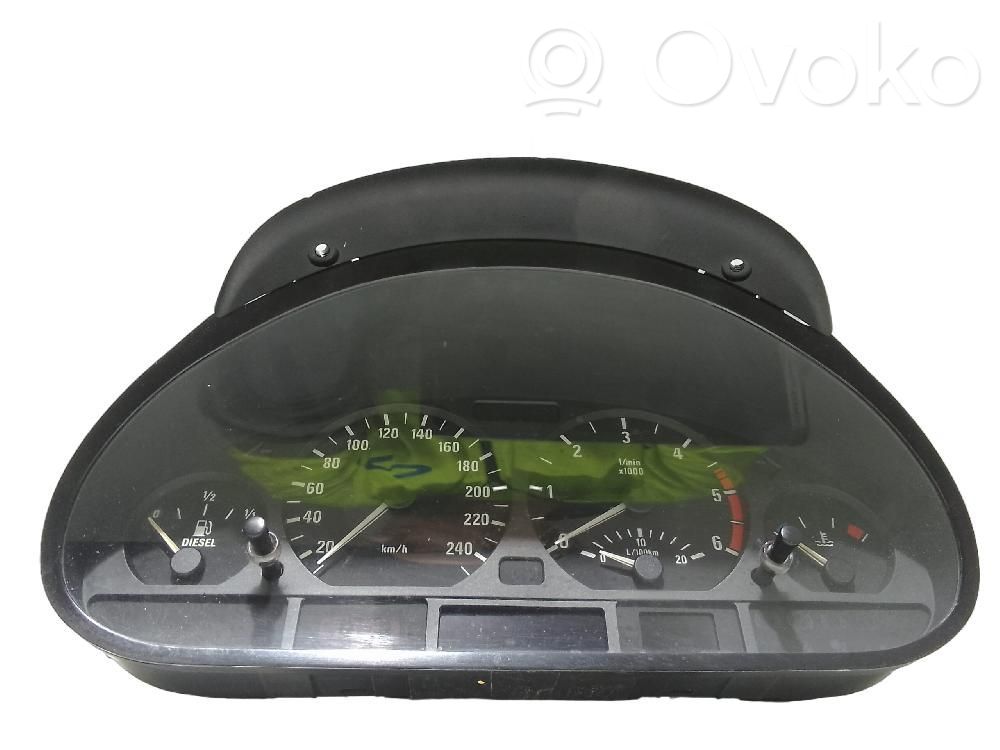 Geschwindigkeitsmesser Cockpit   6906891