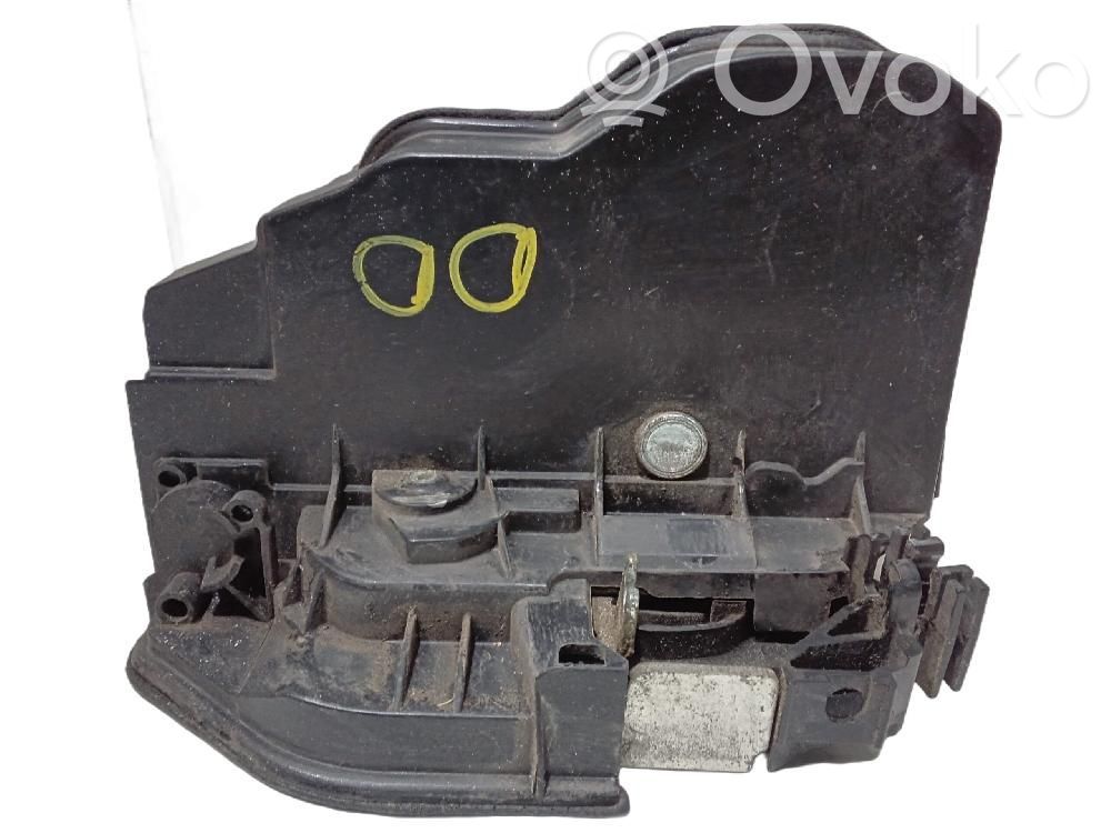Serrure de porte avant   7167074