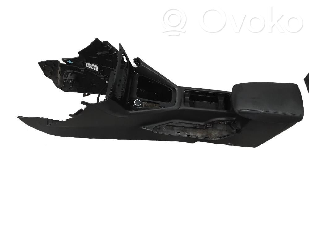 Ford Focus Center console 