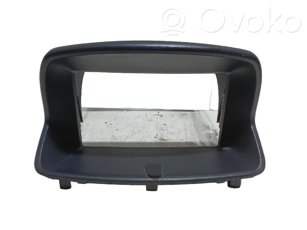 KIA Carens III Cornice cruscotto 