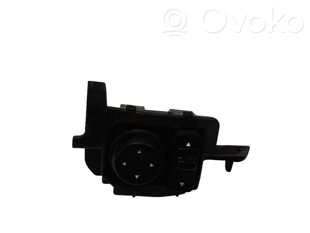 Nissan Qashqai Muut kytkimet/nupit/vaihtimet 