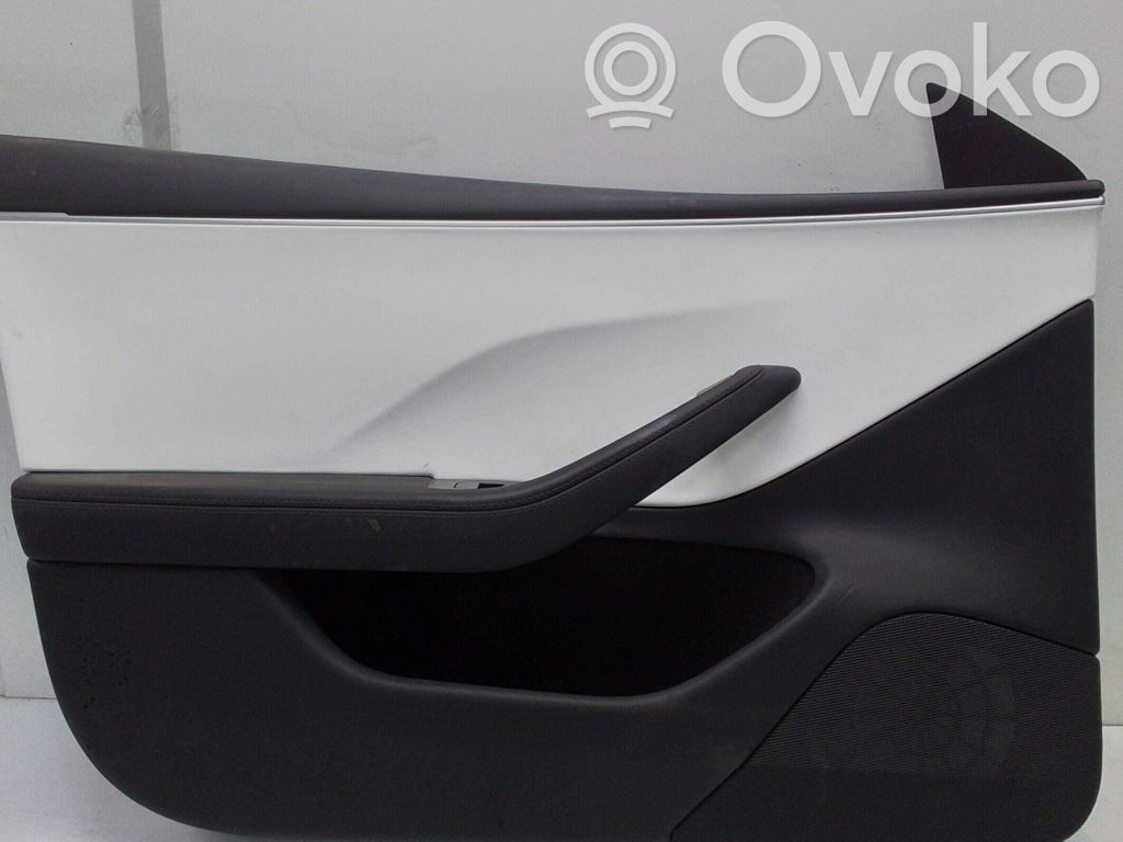 Tesla Model 3 Revestimiento de puerta delantera 