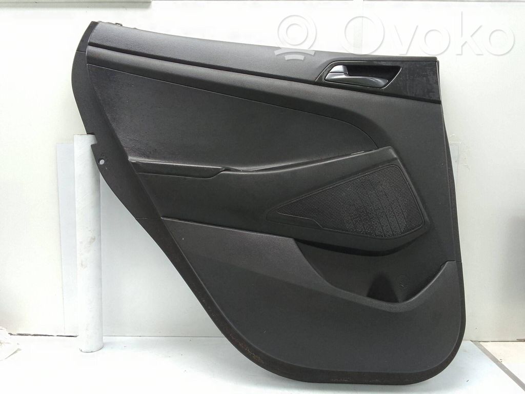 Hyundai Tucson TL Takaoven verhoilu 