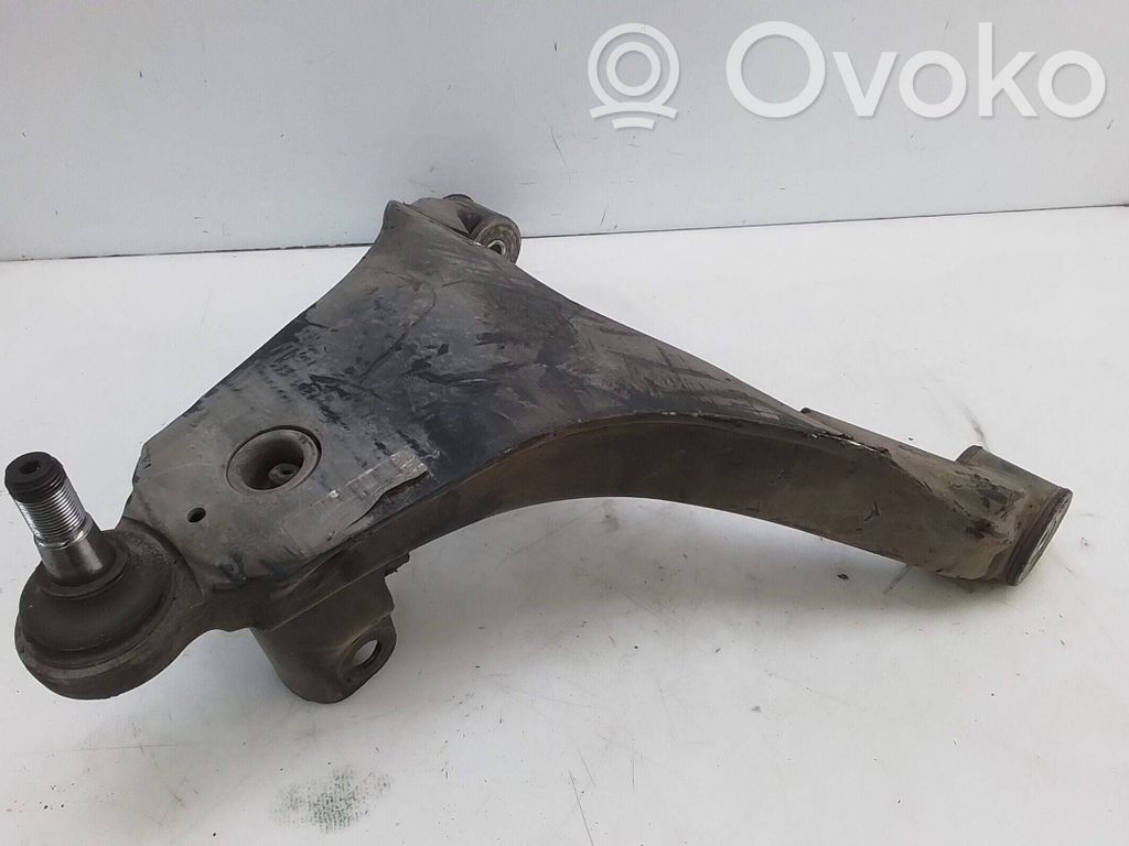 Iveco Daily 6th gen Triangle bras de suspension inférieur avant 