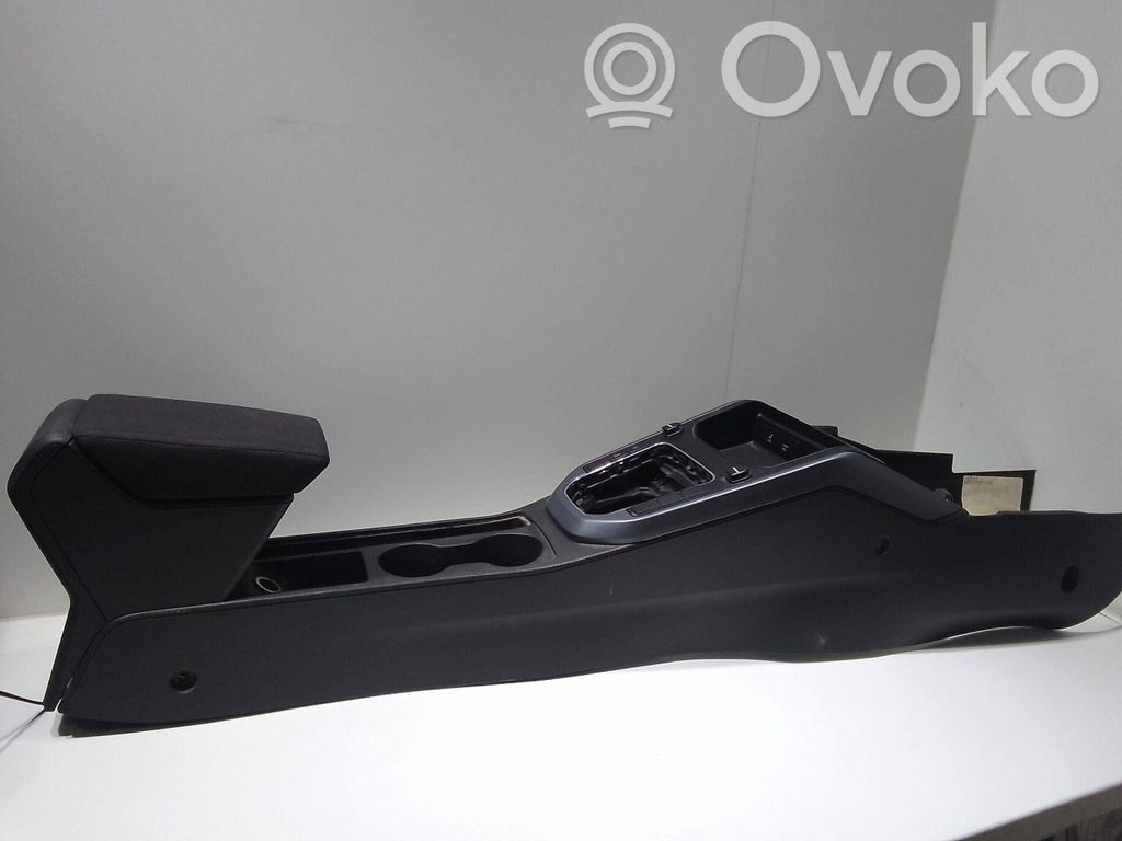 Seat Arona Tunel środkowy 