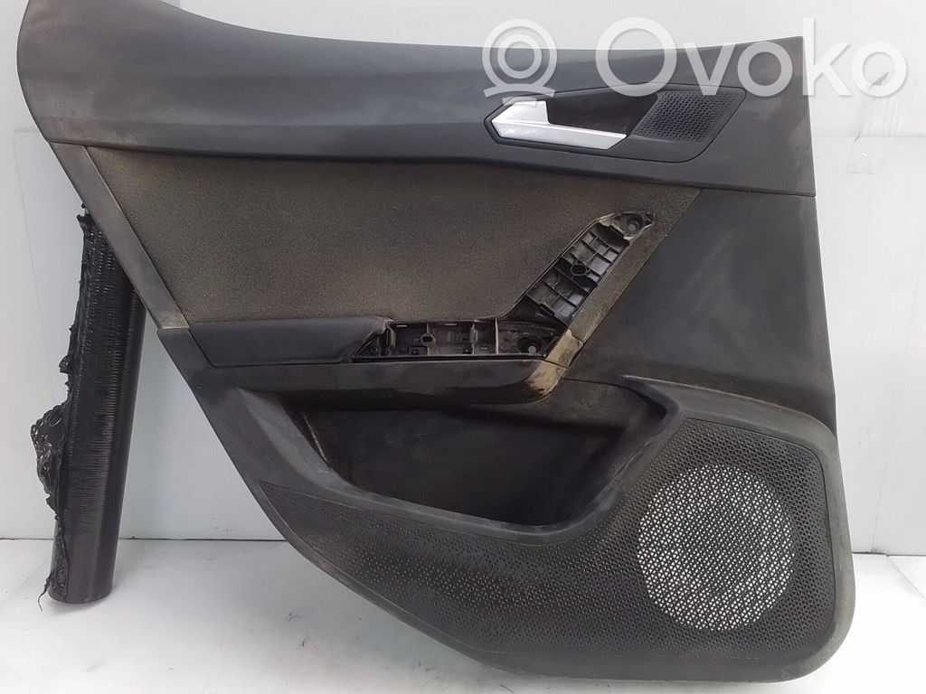 Seat Leon IV Takaoven verhoilu