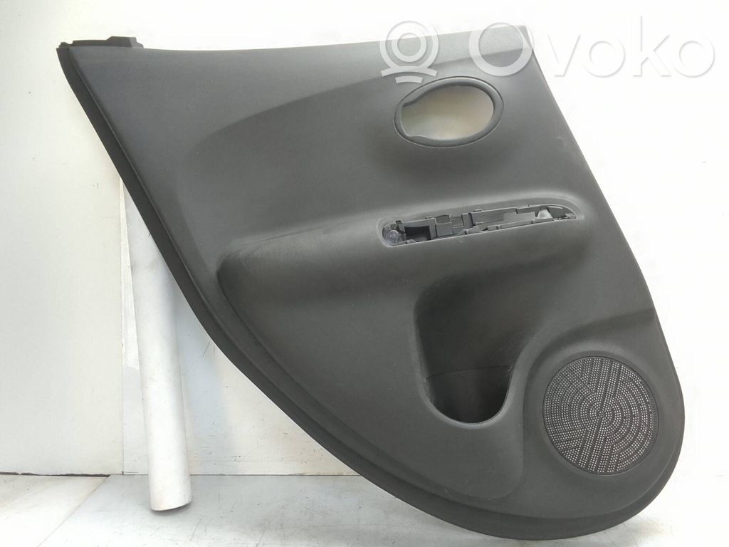 Nissan Juke I F15 Rivestimento del pannello della portiera posteriore