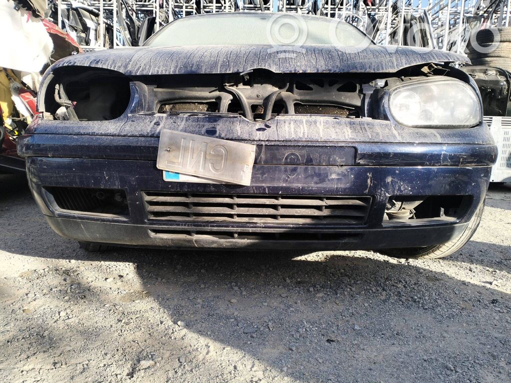 Volkswagen Golf IV Zderzak przedni 