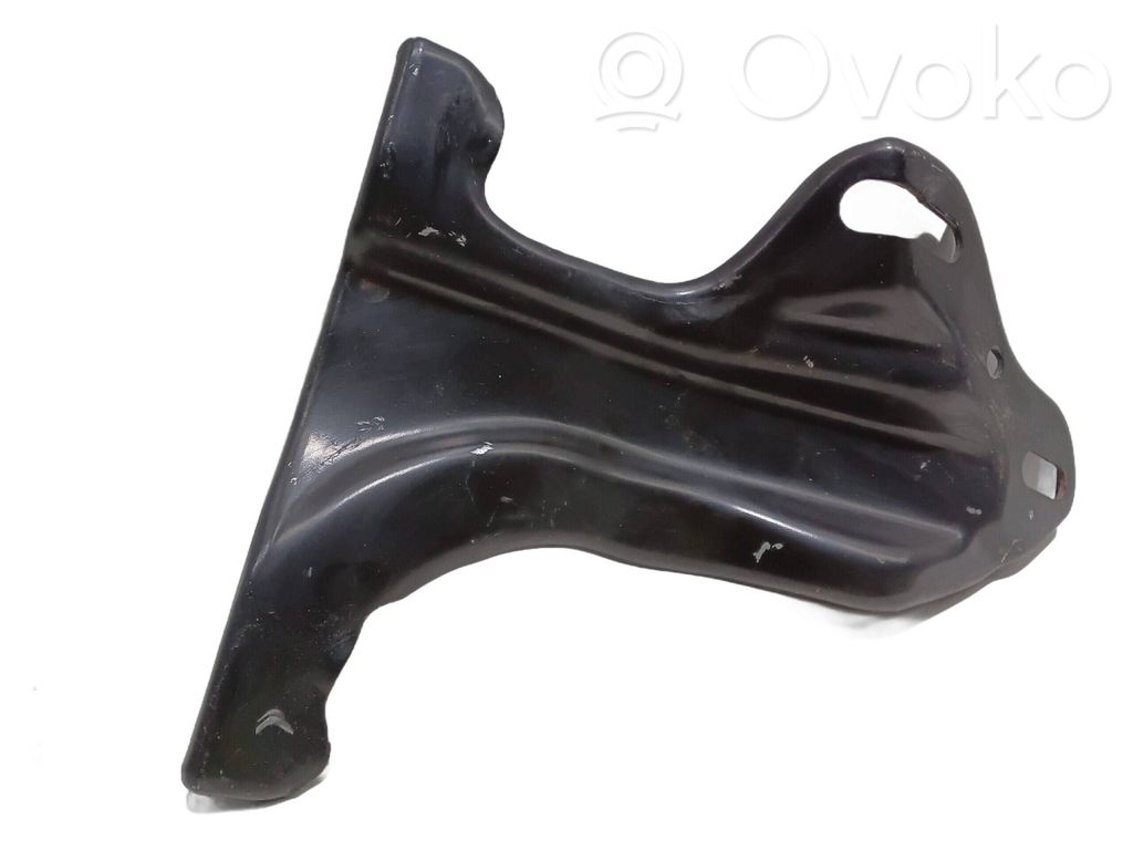 Peugeot 308 SW  Soporte antisalpicaduras delantero 