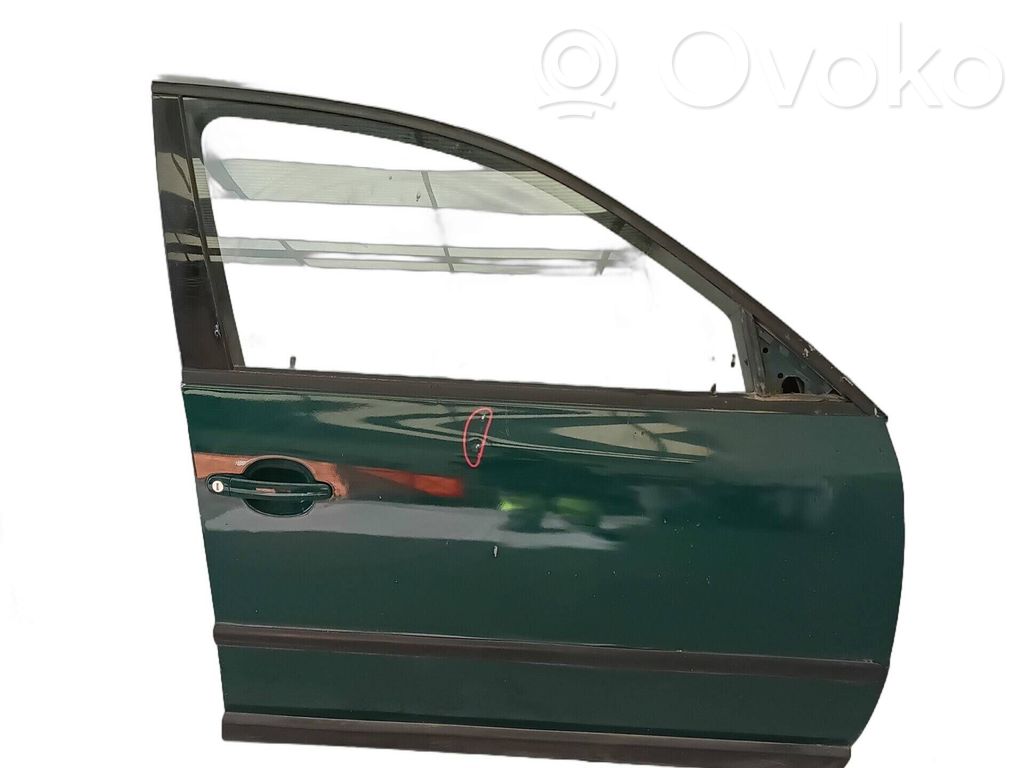 Volkswagen PASSAT B3 Drzwi przednie 